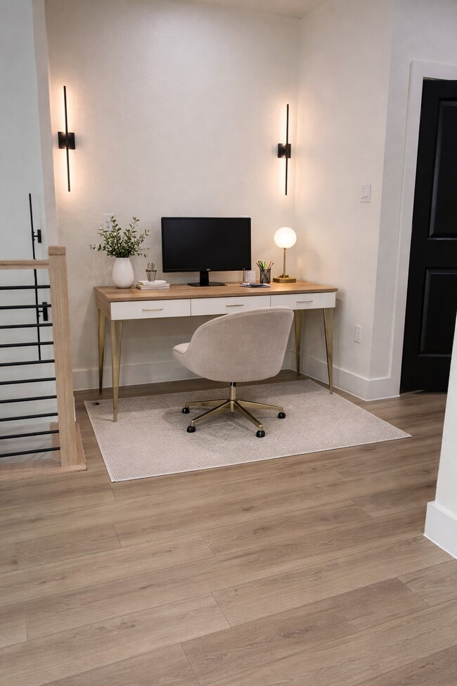 Building Photo - 7115 England St