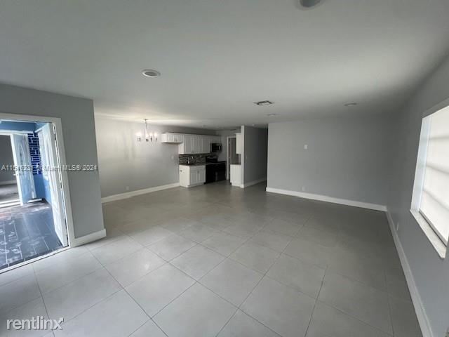 Foto principal - 3 br, 2 bath House - 816 SW 13th St # 1