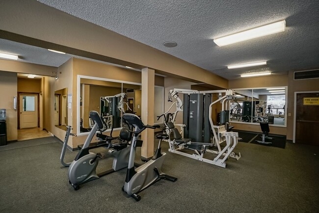 Building Photo - Fully Furnished Studio