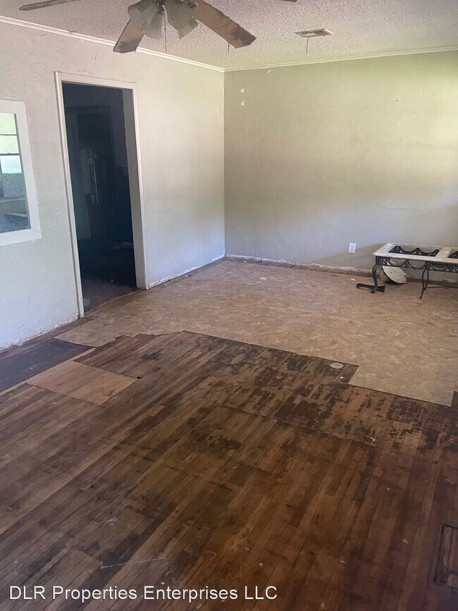 Building Photo - 3 br, 1 bath House - 6238 E. Oklahoma Pl