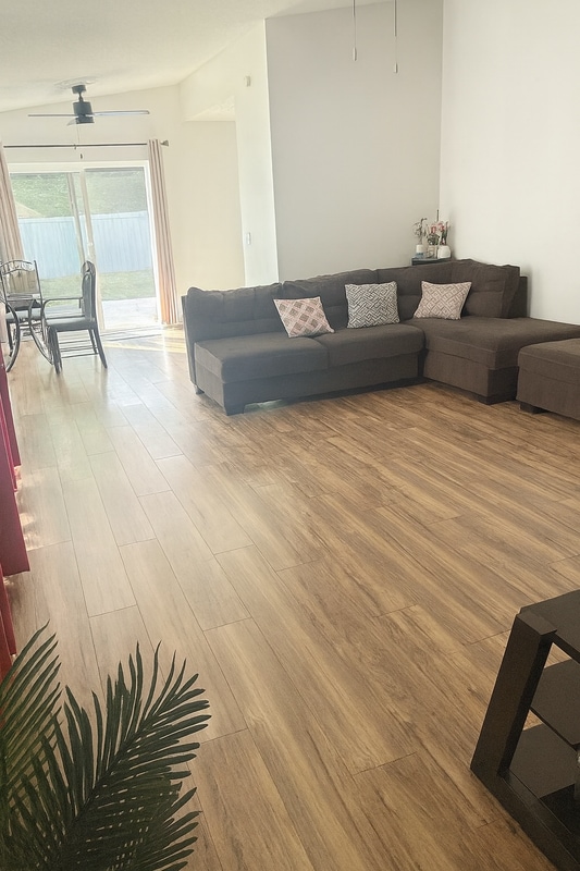 Building Photo - 1431 Thistledown Dr