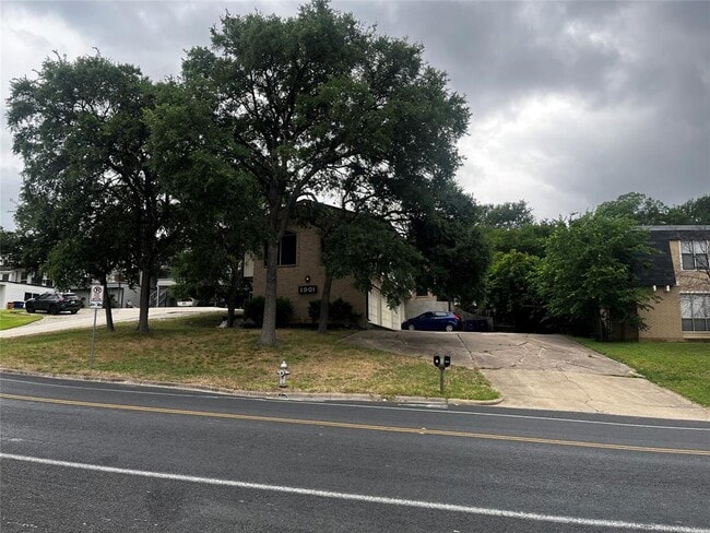 Building Photo - 1901 Woodland Ave