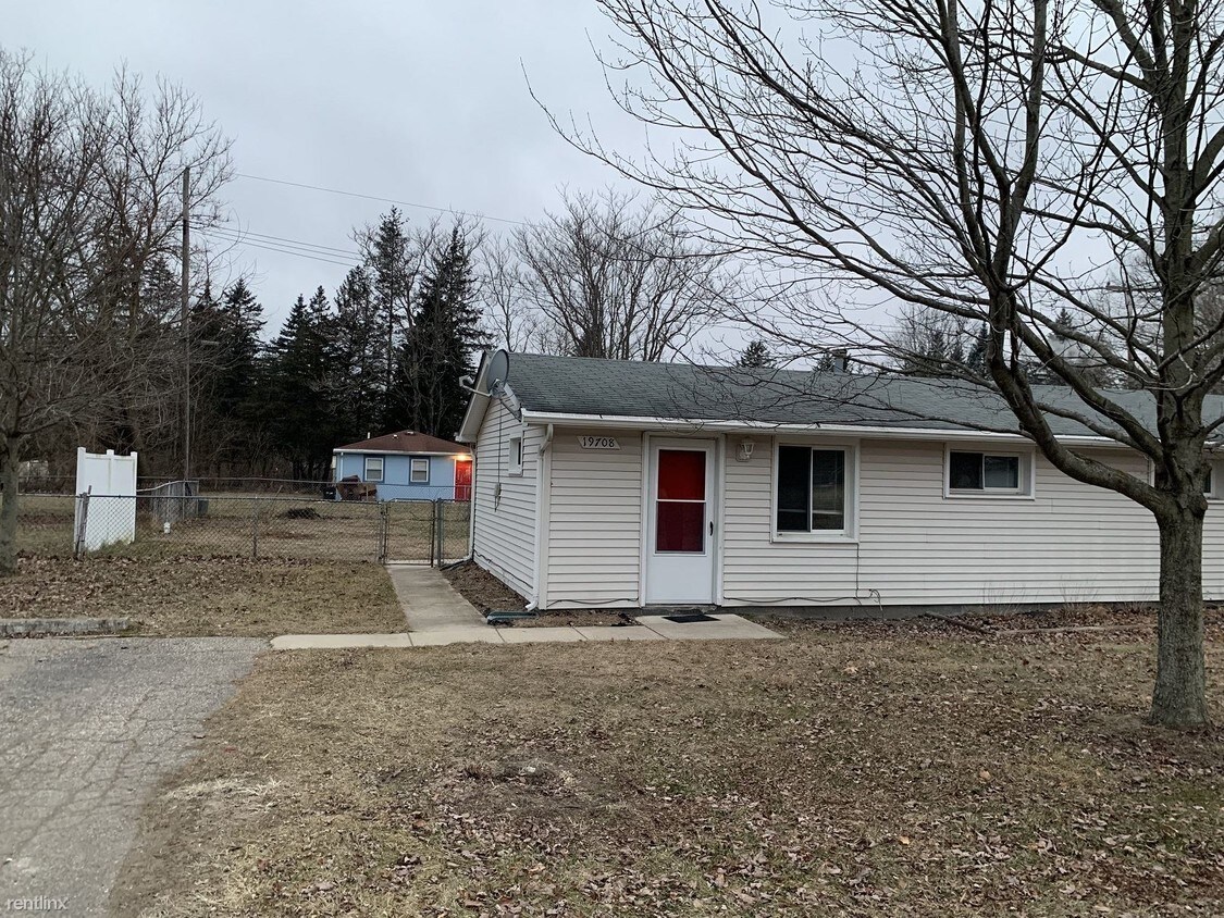 3 br, 1 bath - 19744 Sharon Ct - 3 br, 1 bath  - 19744 Sharon Ct