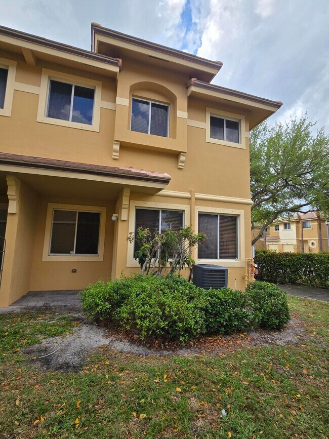 Foto del edificio - 4264 Berkshire Wharf Dr