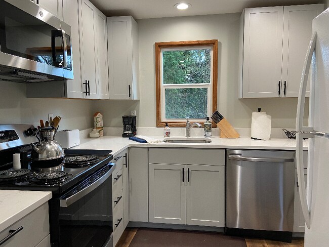 Foto del edificio - 204 SW Normandy Rd