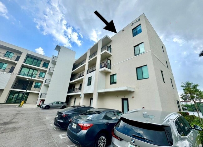 Building Photo - 4640 NW 84th Ave
