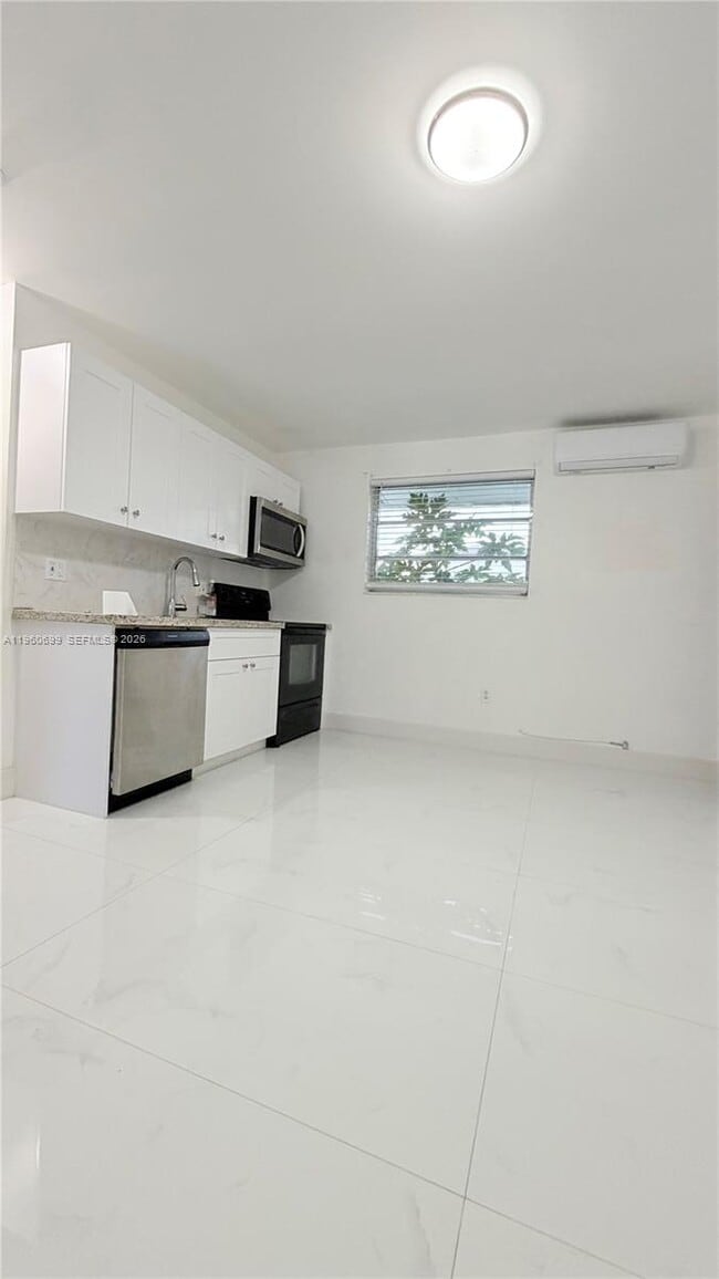 Building Photo - 6700 SW 97th Ave