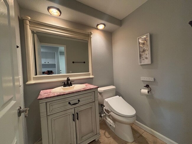 Building Photo - Beautiful 3-Bedroom Home in Gated Stevenson Ranch Enclave!