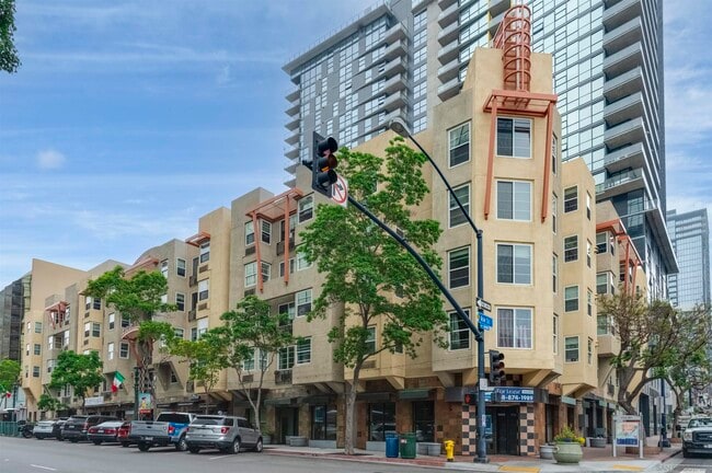 Foto del edificio - 1435 India St