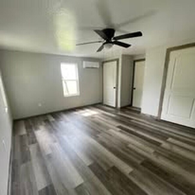 Building Photo - Peaceful Country Living – 2 Bed / 1 Bath H...
