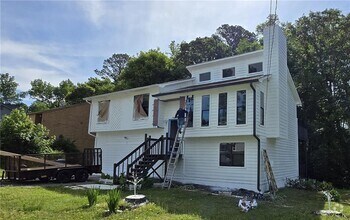 Building Photo - 2870 Creekwood Ln NW
