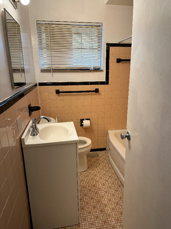 Foto del edificio - 9419 Meyers Rd