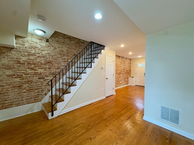 Foto del edificio - Charming 2 Bedroom/2 Bathroom Townhome in Upper Fells Point, MD!