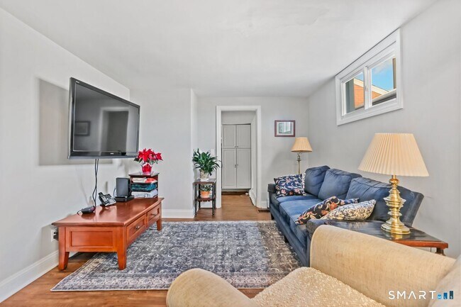 Foto del edificio - 234 Linwood Ave