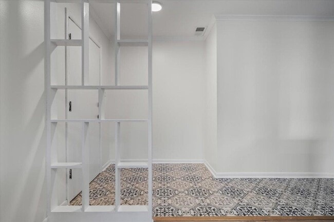 Building Photo - 1554 Estate Dr