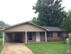 Building Photo - 5630 Crestwood Dr