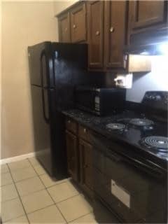 Building Photo - 17331 Red Oak Dr