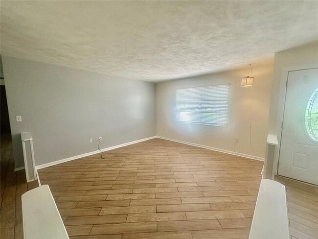 Foto del edificio - 141 Poe Dr