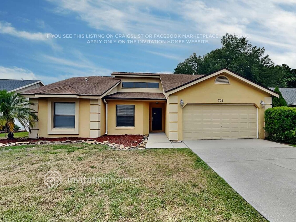 Foto principal - 702 50th St E