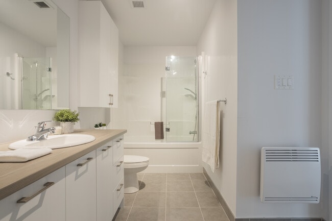 Building Photo - Diplomates