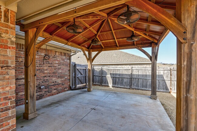 Building Photo - 109 N Boardwalk