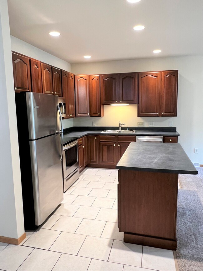 6081 Viroqua Dr Unit B, Fitchburg, WI 53719 Condo for Rent in