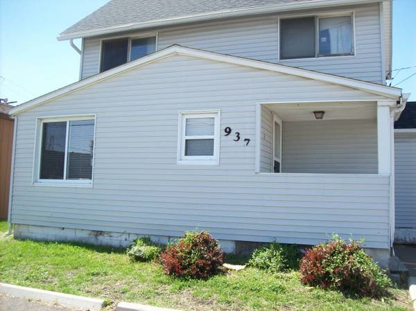 Foto principal - 937 N Pontiac Trl