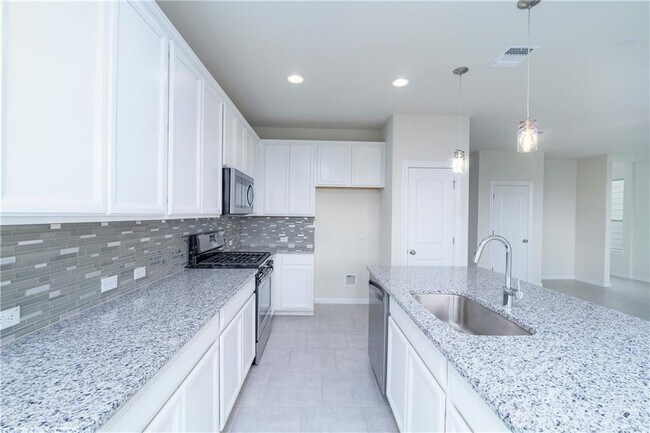 Foto del edificio - 13908 Eucalyptus Bnd