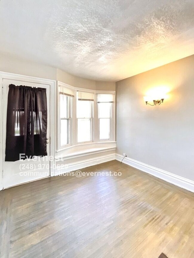 Building Photo - Charming 3-Bedroom Home Near St. Vincent’s...