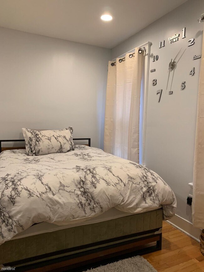 Foto del edificio - 5 br, 2 bath  - 1440 Ella T Grasso Blvd