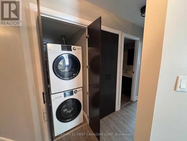 Building Photo - 7 Picton St