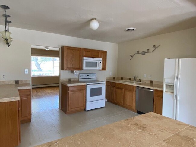 Foto del edificio - 745 Mc Carthy Blvd