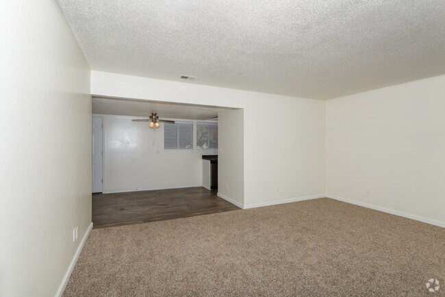2HAB, 1BA - 1,087 ft² - Acacia at Carmichael Apartments