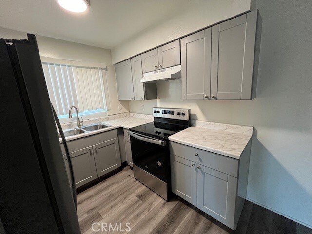 Foto del edificio - 51099 Eisenhower Dr