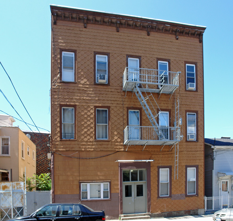 Building Photo - 505 8th St