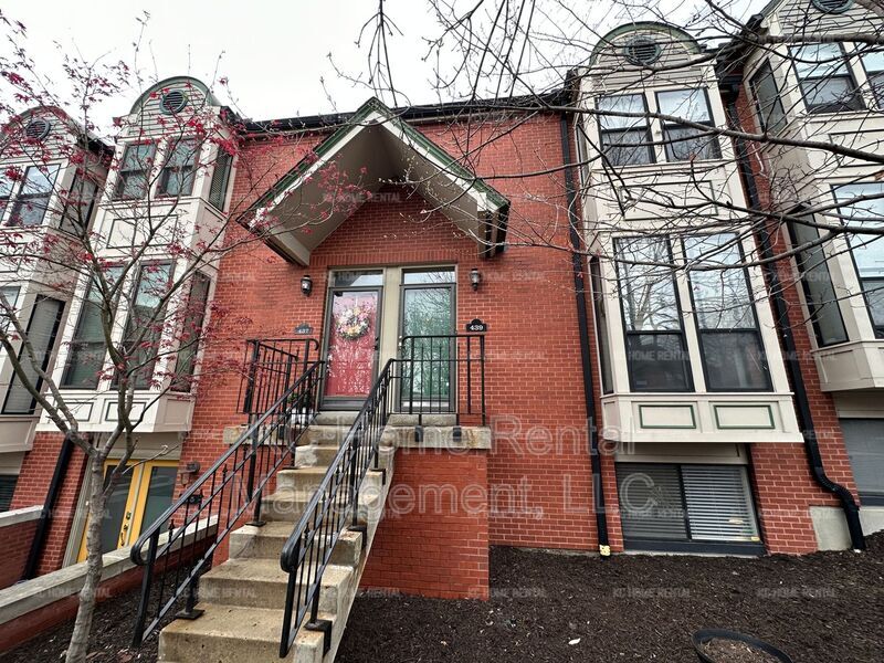 Foto principal - 439 W 10th street