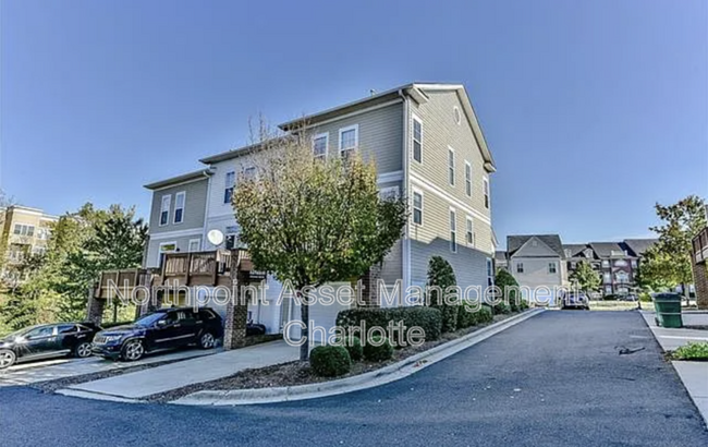Building Photo - 9130 Vilandry Way