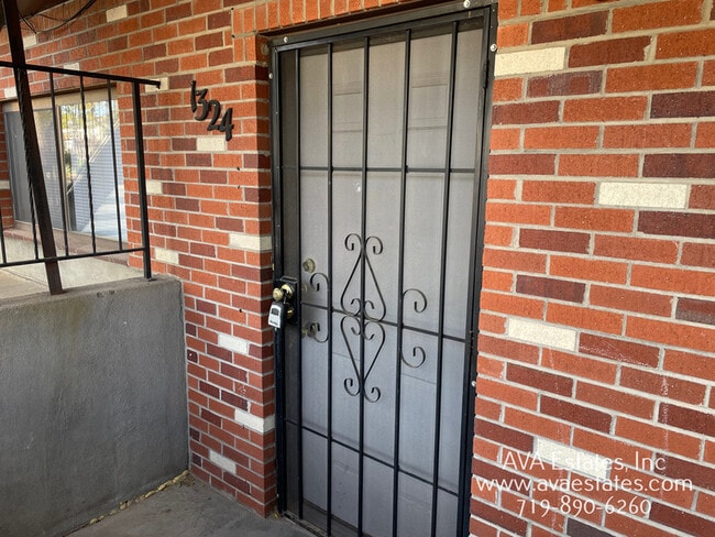 Foto del edificio - 1324 Anita St