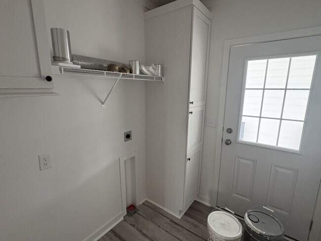 Foto del edificio - 3055 Lamplighter Dr