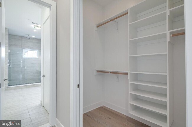 Foto del edificio - Northern Liberties Townhome with Parking