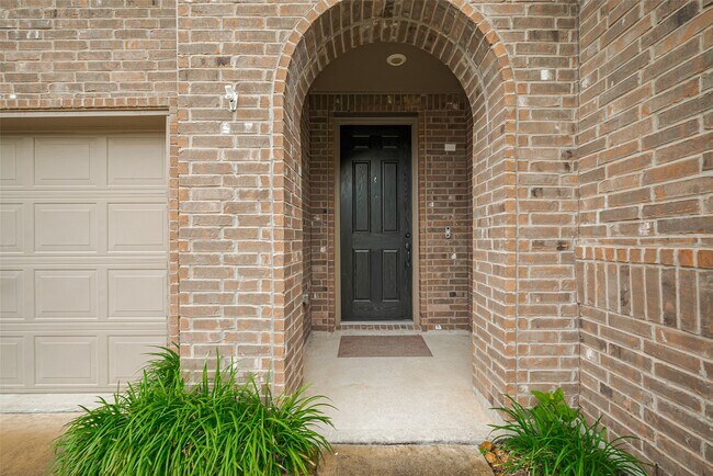 Foto del edificio - 5011 Pine Ridge Knoll Ct