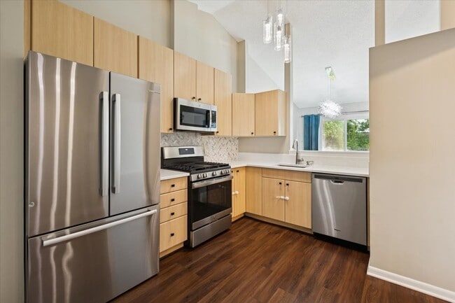 Building Photo - 504 Lyon Dr