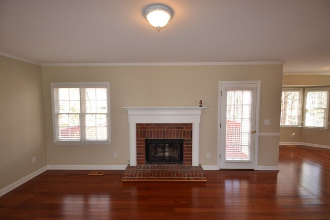 Building Photo - 1445 Gabriel Dr