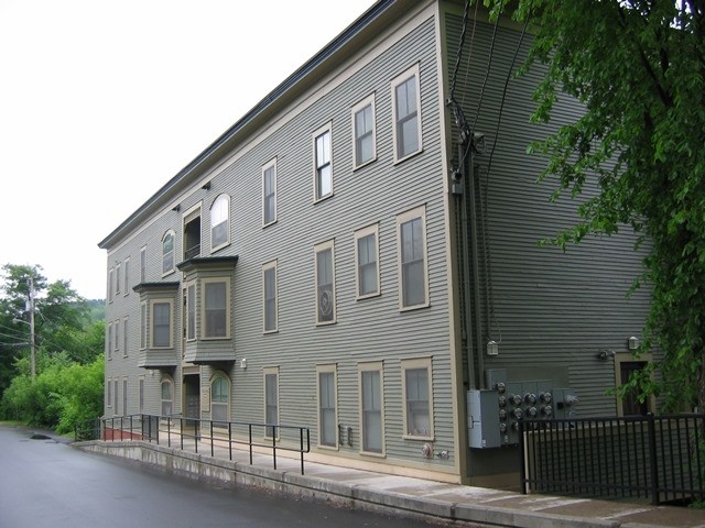 Primary Photo - Wall Street Apartments