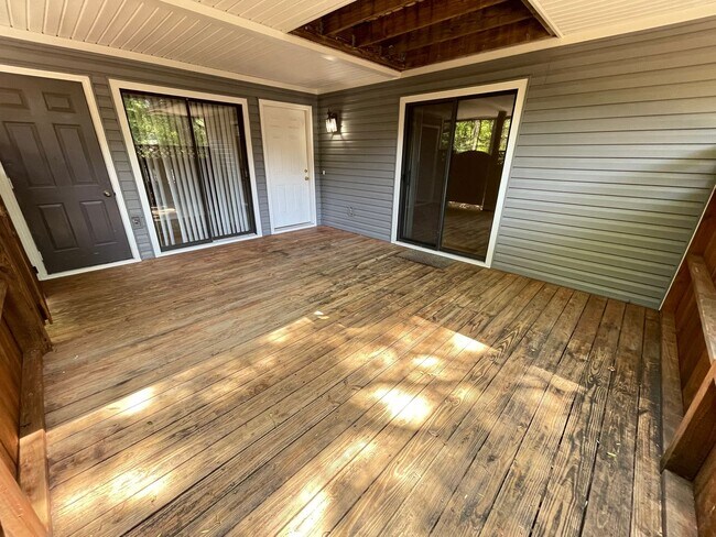 Foto del edificio - Spacious 3 bedroom in Finley Forest offers convenient location and neighborhood amenities