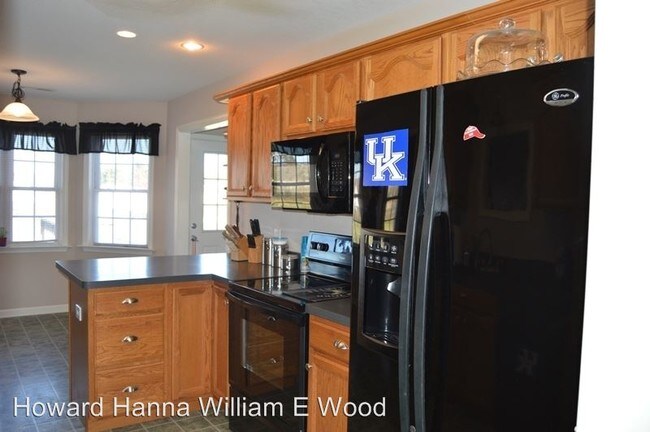 Building Photo - 112 Wayland Ct