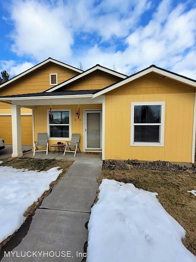 Building Photo - 3 br, 2 bath House - 3120 NE Wells Acres Rd.