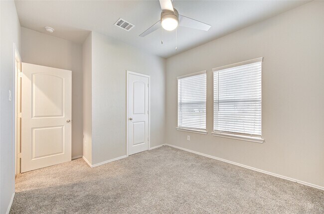 Foto del edificio - 4215 Fornari Ln