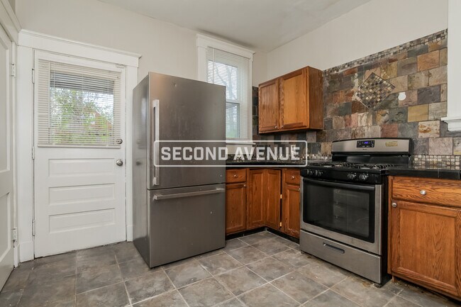 Foto del edificio - 570 Flatt Terrace