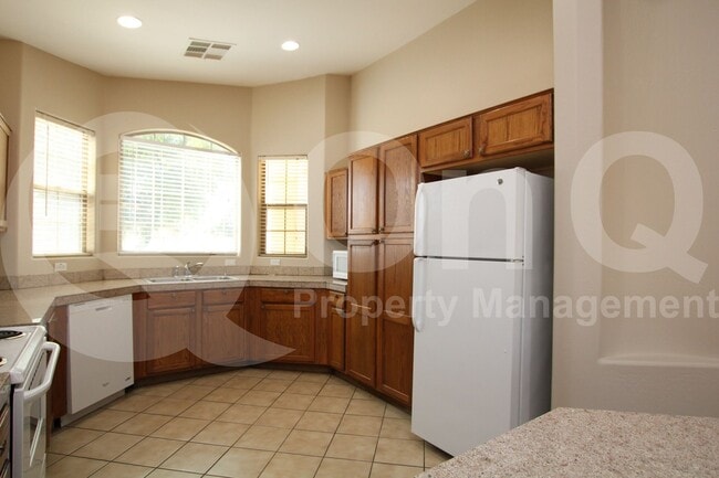 Building Photo - 12204 W Ocotillo Ln